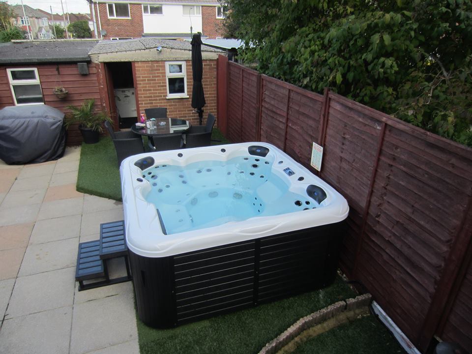 什么是沖浪按摩浴缸,有什么特點(diǎn)？